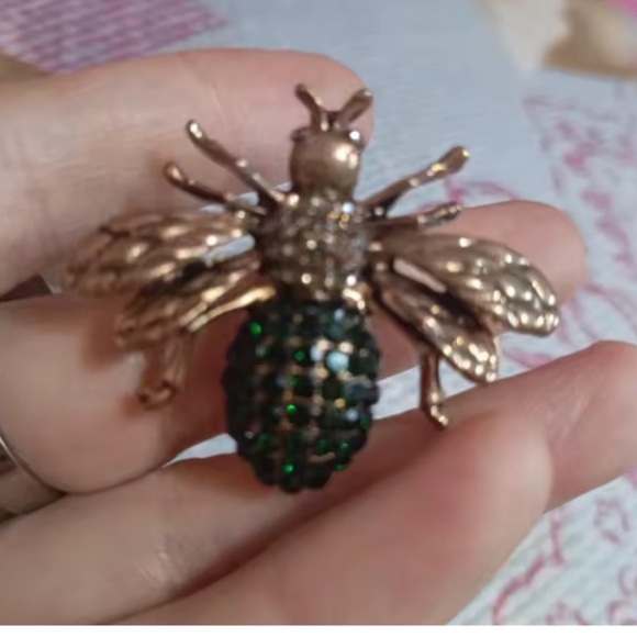 Anthropologie Gold Bee Brooch with Green Rhinestones - Picture 4 of 7